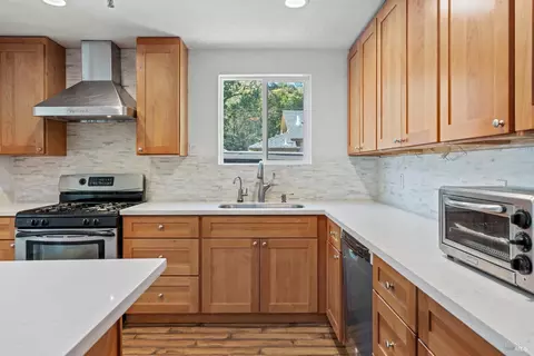 611 Holden St, Ukiah, CA 95482 photo 6