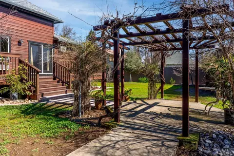 611 Holden St, Ukiah, CA 95482 photo 42