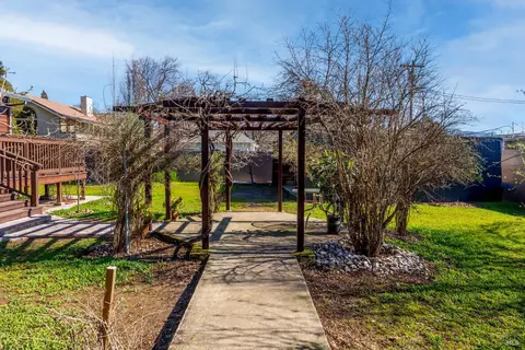 611 Holden St, Ukiah, CA 95482 photo 43