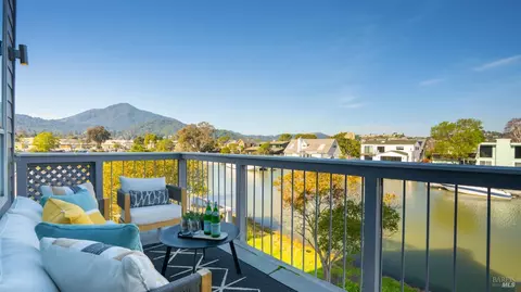 100 Lucky Dr #207, Corte Madera, CA 94925