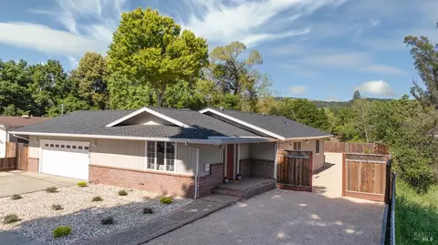 17975 Riverside Dr, Sonoma, CA 95476