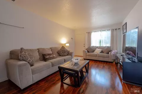 564 Park Glen Dr, Windsor, CA 95492 photo 5