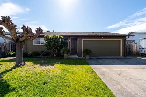 564 Park Glen Dr, Windsor, CA 95492