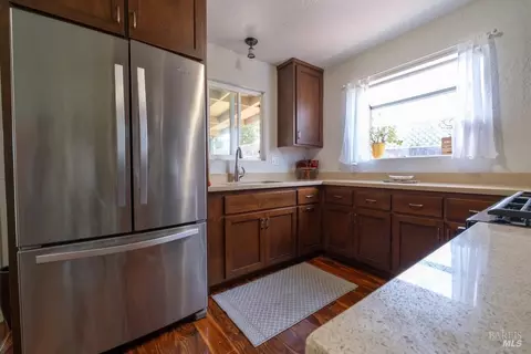 564 Park Glen Dr, Windsor, CA 95492 photo 6
