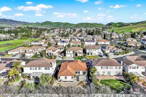 View/Area - 3935 Kiara Cir, Fairfield, CA 94533 photo 11 of 13