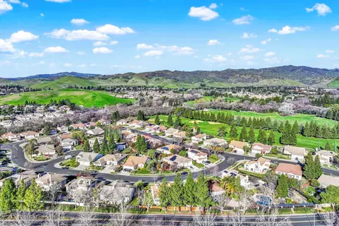 View/Area - 3935 Kiara Cir, Fairfield, CA 94533 photo 8 of 13