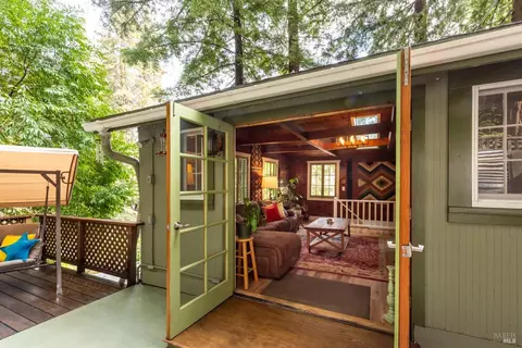 15670 Old River Rd, Guerneville, CA 95446