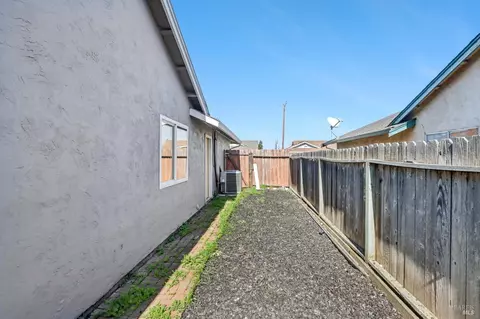 129 Carnation Cir, Vallejo, CA 94589 photo 31