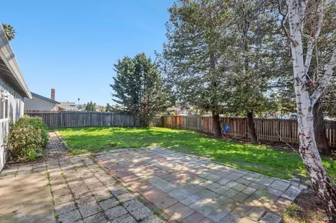 129 Carnation Cir, Vallejo, CA 94589 photo 27