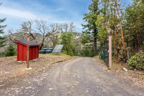 Exterior - 14950 Ridgeview Rd, Willits, CA 95490 photo 12 of 23