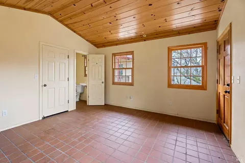 Bedroom - 14950 Ridgeview Rd, Willits, CA 95490 photo 7 of 7