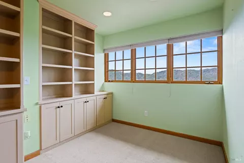 Bedroom - 14950 Ridgeview Rd, Willits, CA 95490 photo 6 of 7