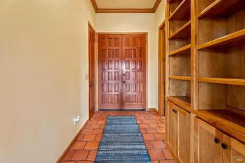 Entry Way - 14950 Ridgeview Rd, Willits, CA 95490 photo 1 of 2