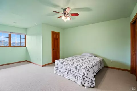 Bedroom - 14950 Ridgeview Rd, Willits, CA 95490 photo 5 of 7