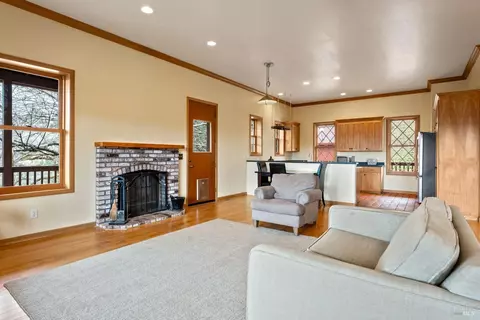 Living - 14950 Ridgeview Rd, Willits, CA 95490 photo 2 of 3