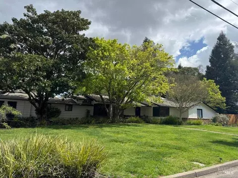 1002 Lorraine Dr, Napa, CA 94558