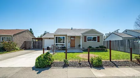 381 Deodara St, Vacaville, CA 95688