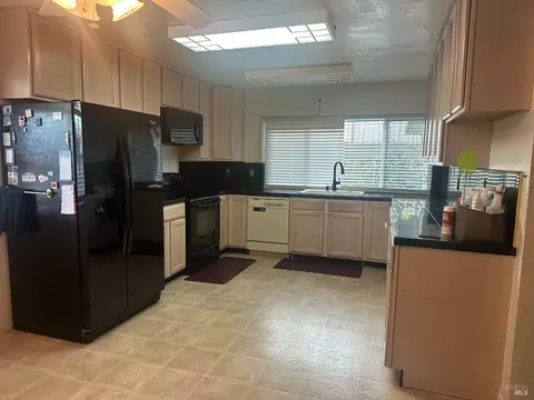 401 Sunrise Way, Vallejo, CA 94591 photo 2