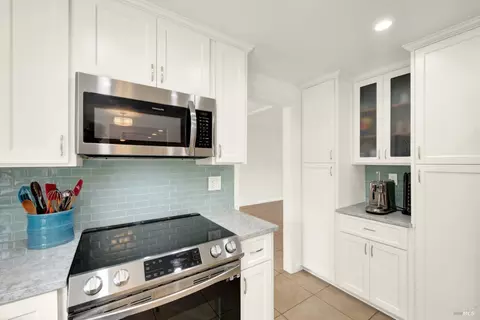 Kitchen - 3537 Springfield Dr, Fairfield, CA 94534 photo 6 of 8