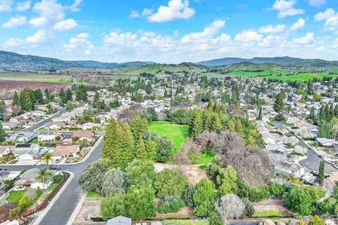 View/Area - 3537 Springfield Dr, Fairfield, CA 94534 photo 7 of 8