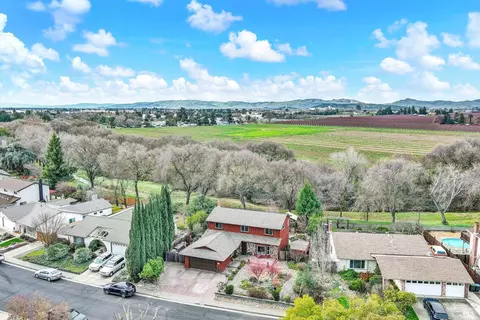 View/Area - 3537 Springfield Dr, Fairfield, CA 94534 photo 2 of 8