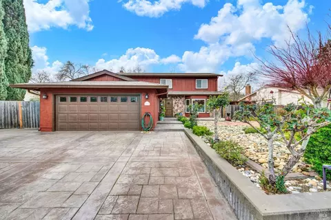 Exterior - 3537 Springfield Dr, Fairfield, CA 94534 photo 4 of 26