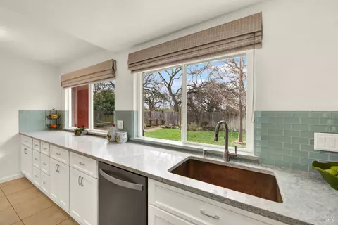 Kitchen - 3537 Springfield Dr, Fairfield, CA 94534 photo 7 of 8