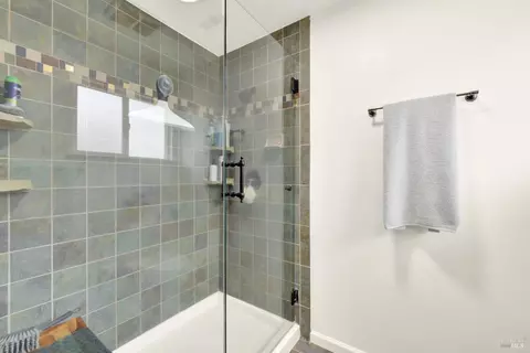 Bath - 3537 Springfield Dr, Fairfield, CA 94534 photo 6 of 7