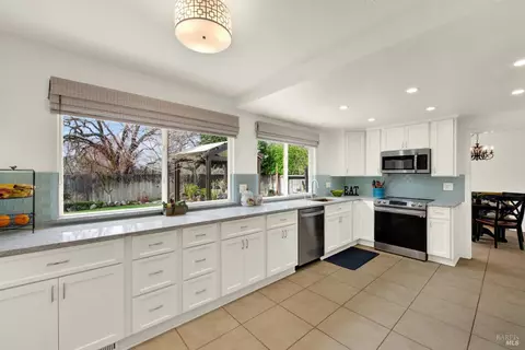 Kitchen - 3537 Springfield Dr, Fairfield, CA 94534 photo 1 of 8