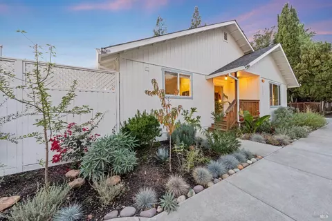 41 Randall Ln, Santa Rosa, CA 95409