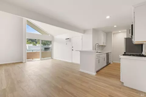 410 Larkspur Plaza Dr, Larkspur, CA 94939
