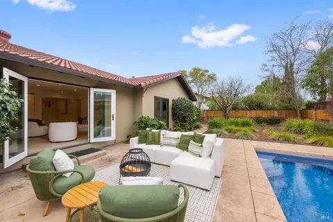 16774 La Placita, Sonoma, CA 95476