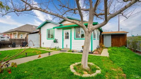 208 Jackson St, Fairfield, CA 94533 photo 2