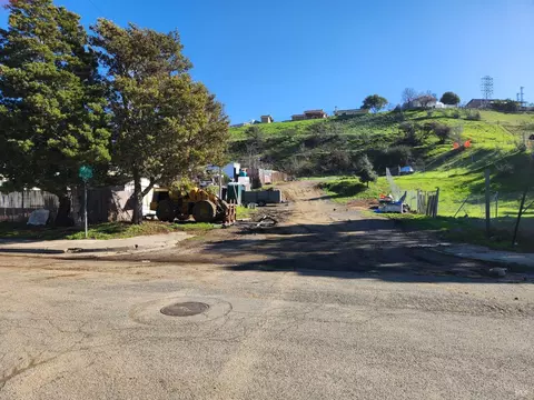 Exterior - 303 Lemon St, Vallejo, CA 94590 photo 7 of 8