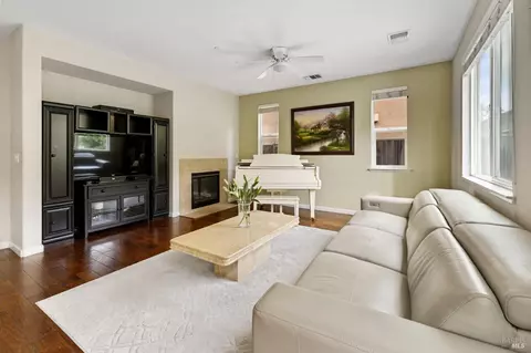 607 Citrine Cir E, Fairfield, CA 94534 photo 7