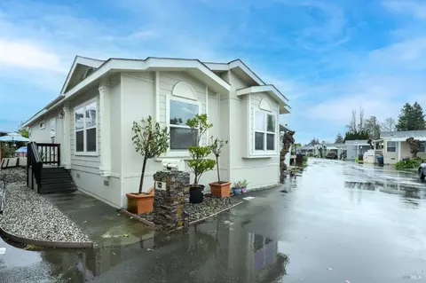 522 Loma Verde Ln, Rohnert Park, CA 94928