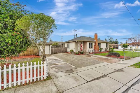 100 Payran St, Petaluma, CA 94952 photo 2