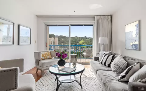 100 Thorndale Dr #416, San Rafael, CA 94903