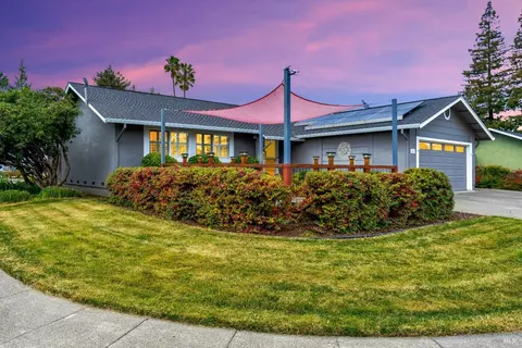 3871 Klamath Way, Napa, CA 94558