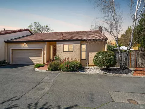 932 W Spain St, Sonoma, CA 95476