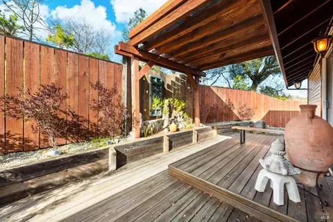 Exterior - 26 Sorrell Ct, Napa, CA 94558 photo 6 of 36