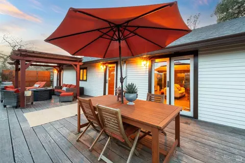 Exterior - 26 Sorrell Ct, Napa, CA 94558 photo 34 of 36