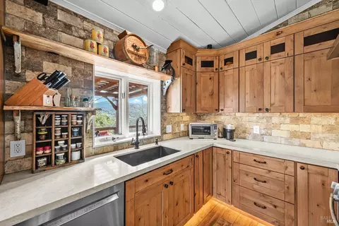 Kitchen - 26 Sorrell Ct, Napa, CA 94558 photo 4 of 5