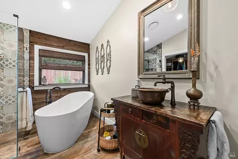 Bath - 26 Sorrell Ct, Napa, CA 94558 photo 2 of 5