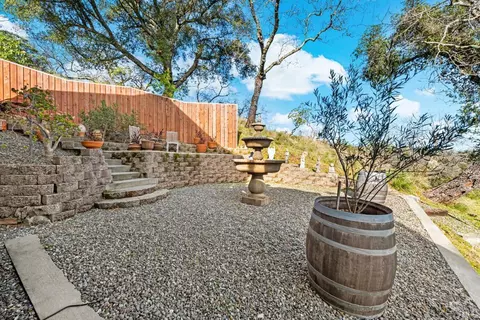Exterior - 26 Sorrell Ct, Napa, CA 94558 photo 7 of 36