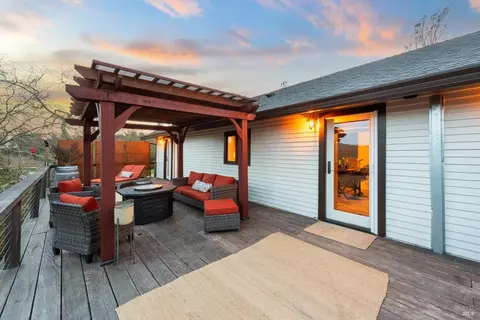 Exterior - 26 Sorrell Ct, Napa, CA 94558 photo 32 of 36