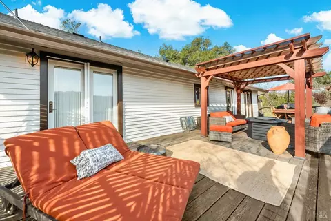 Exterior - 26 Sorrell Ct, Napa, CA 94558 photo 19 of 36