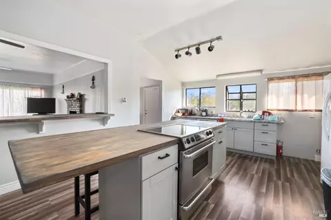 Kitchen - 9211 Boyce Rd, Winters, CA 95694 photo 4 of 5