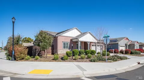 990 Camelia Dr, Dixon, CA 95620 photo 2