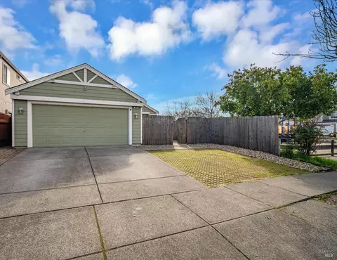 676 Powderhorn Ave, Santa Rosa, CA 95407